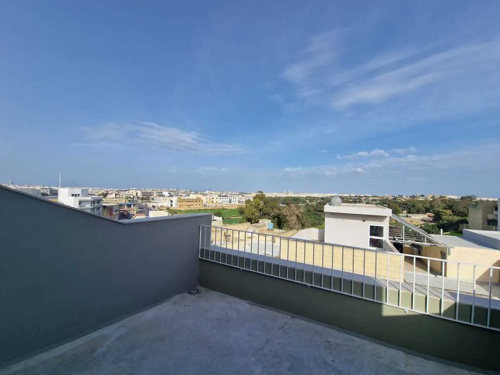 Luqa Penthouse