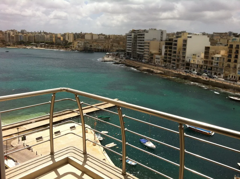 St Julians Apartment