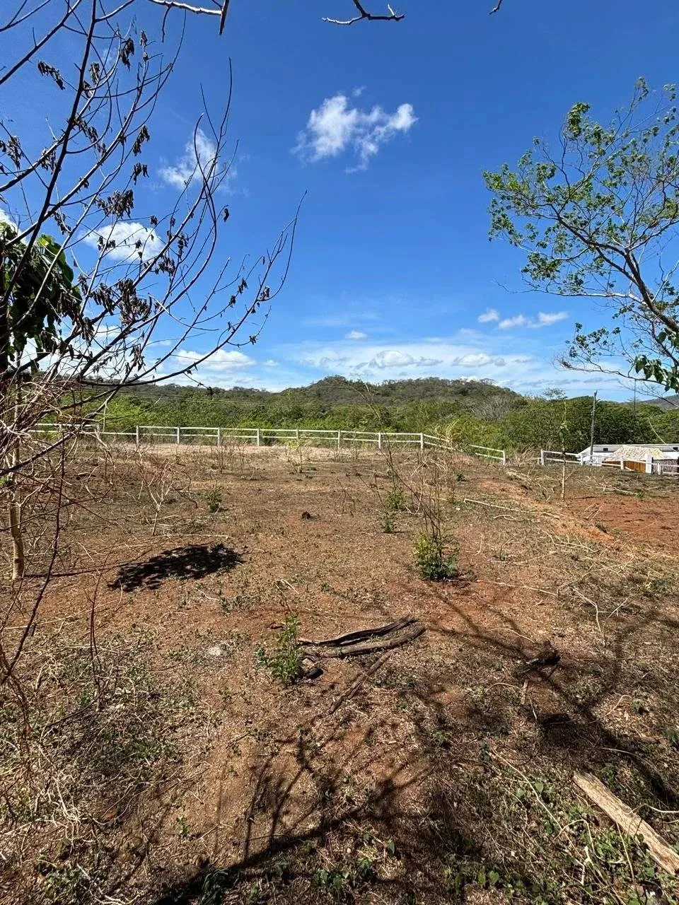 Tamarindo yakınında Su ve Elektrik Bulunan 300 m² Arsa