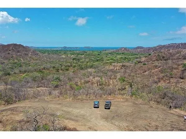 Grands terrains de 5 004 à 12 500 m2 - Vue panoramique sur la mer et la nature