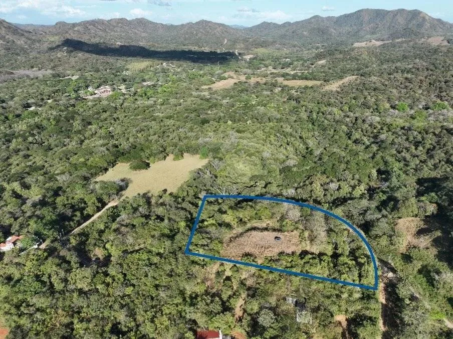 1.1 Hectare Lot with Ocean Views in Exclusive Location