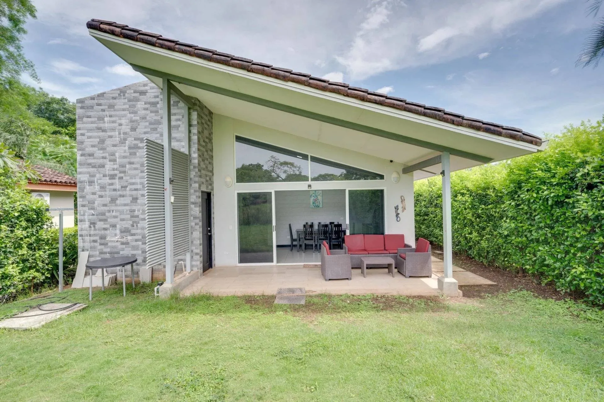 Découvrez la maison de vos rêves dans le condominium exclusif de Lomas de Santa Rosa !