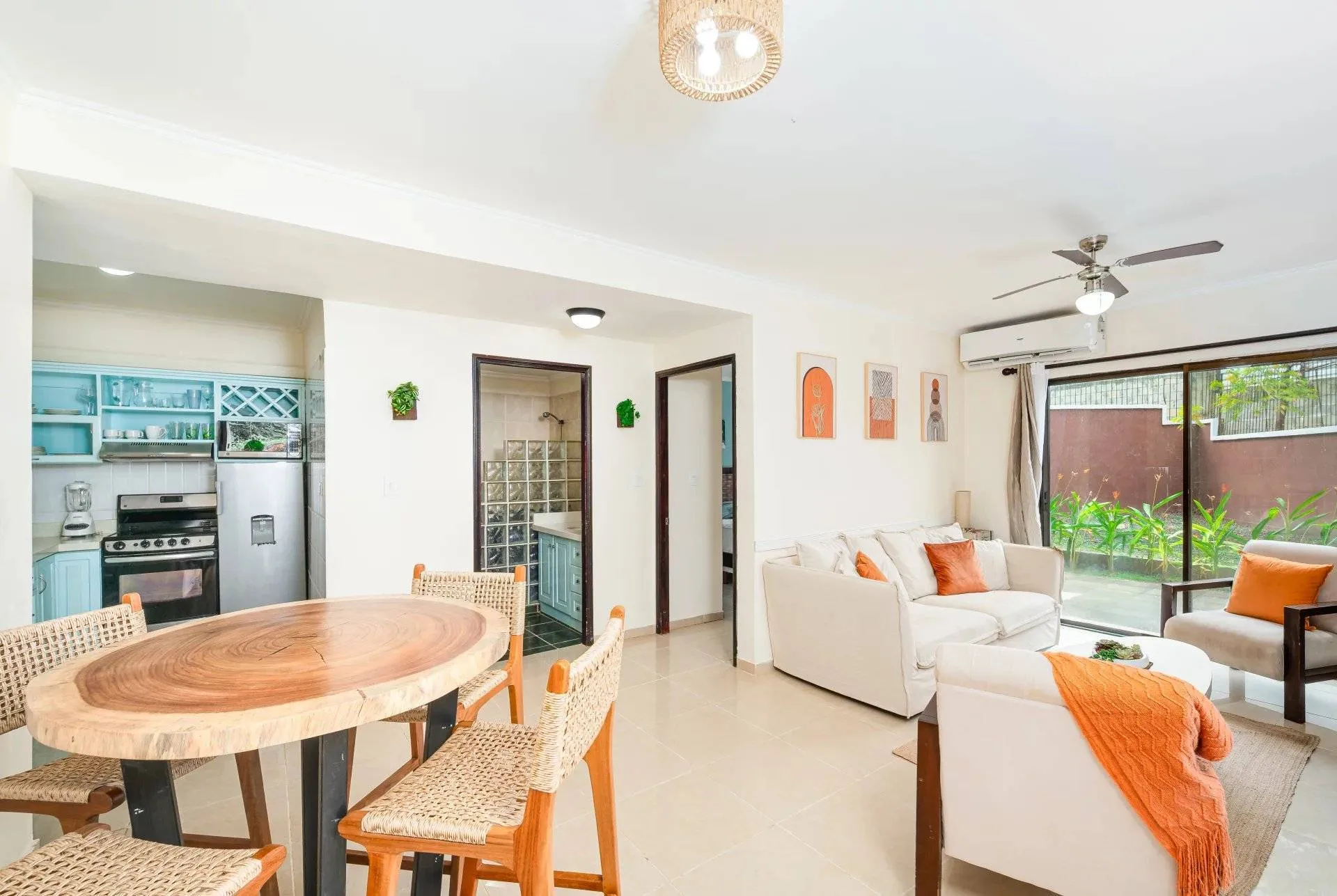 Charming Condo Retreat Steps from Tamarindo Beach – Ideal for Living or Investing