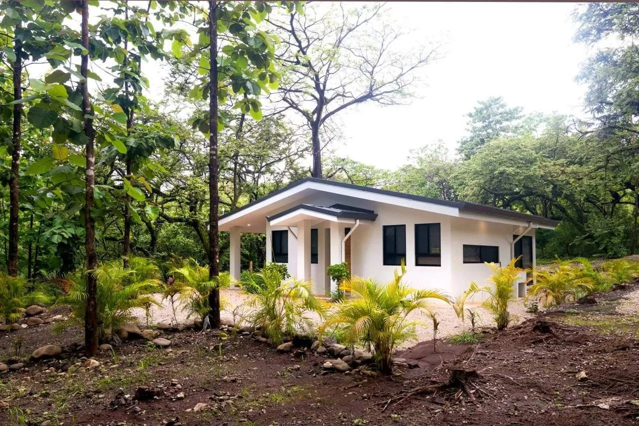 Beautiful 2 Bedroom Home in Coastal Paradise – Venado beach