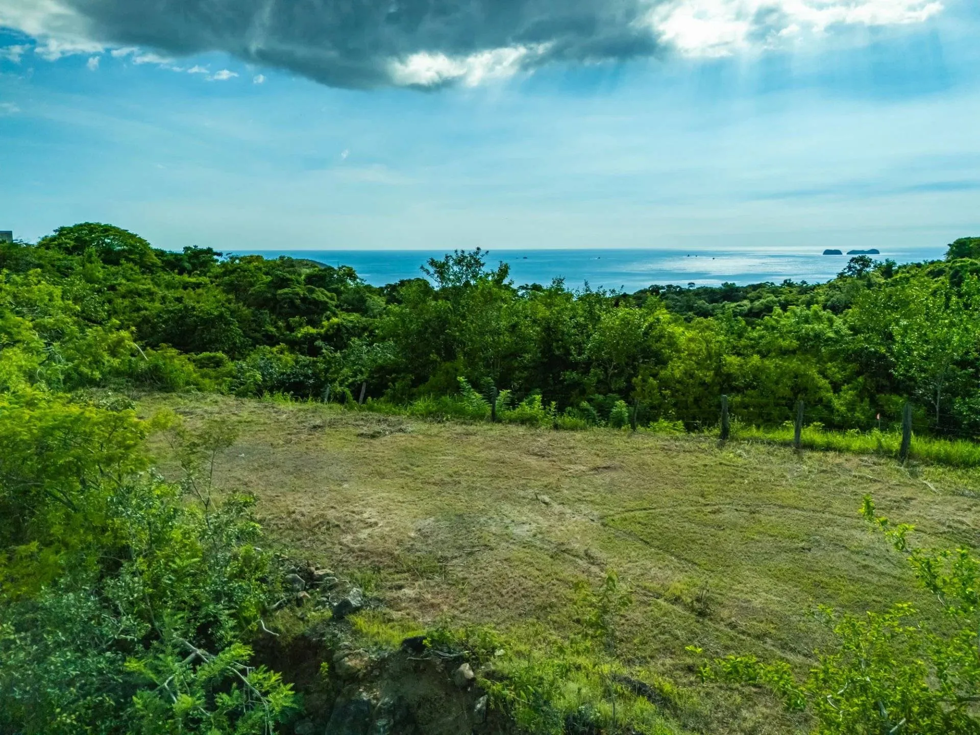 Build Your Ocean-View Sanctuary in Pacific Heights – A Rare Opportunity in Paradise