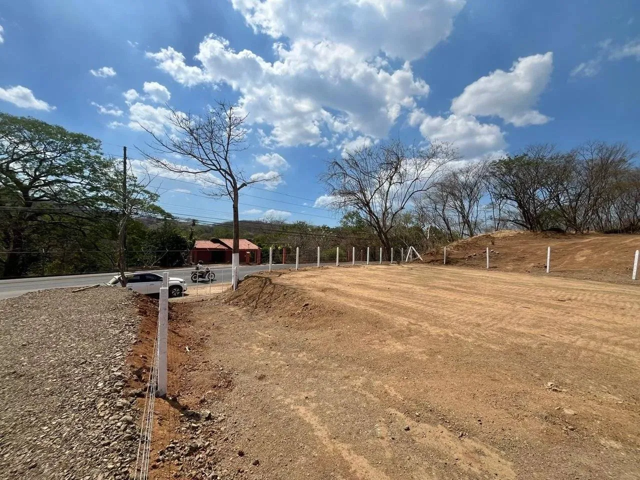 EXCLUSIVITY – Commercial & Residential Lot for Sale in Prime Location