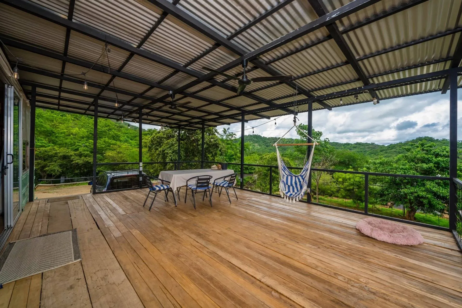 Property for Sale with Hotel/Hostel/AIRBNB Project in Guatemala de Santa Rosa