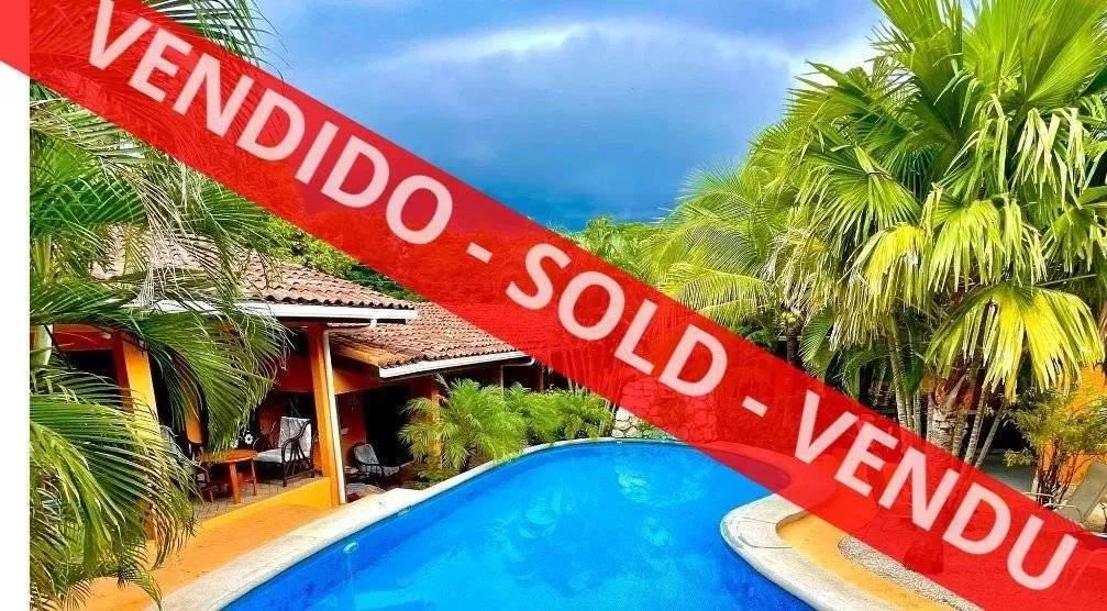 SOLD - Set of 7 apartments with swimming pool, 2min from the seaside resort of Tamarindo