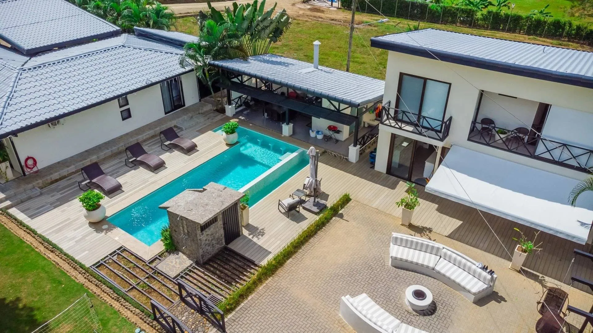 EXCLUSIVITY - Luxurious Multifunctional Property with Main House, Apartments and Pool in Guanacaste