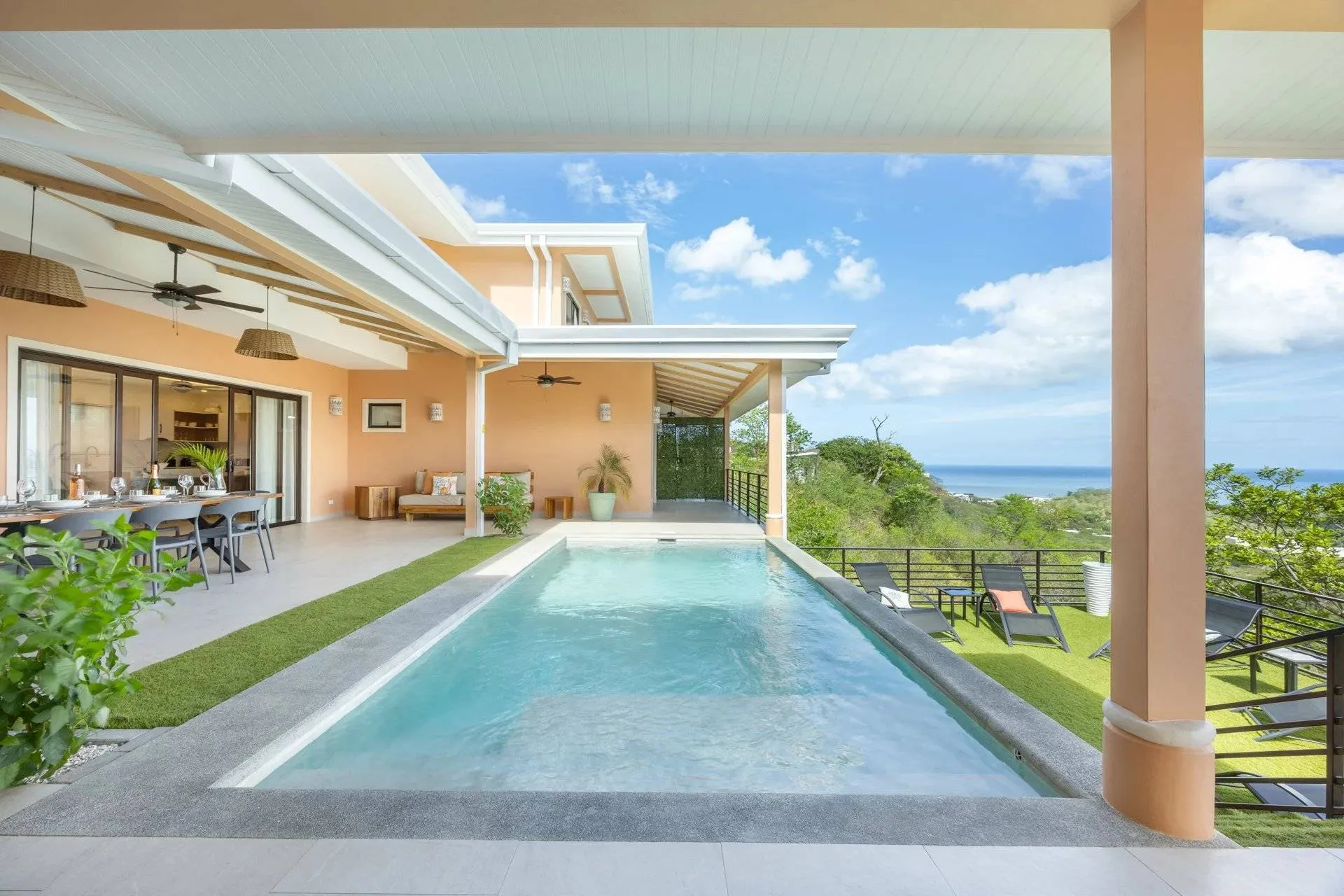 EXCLUSIVITÉ - Villa de Luxe avec Vue Panoramique sur l'Océan à Tamarindo