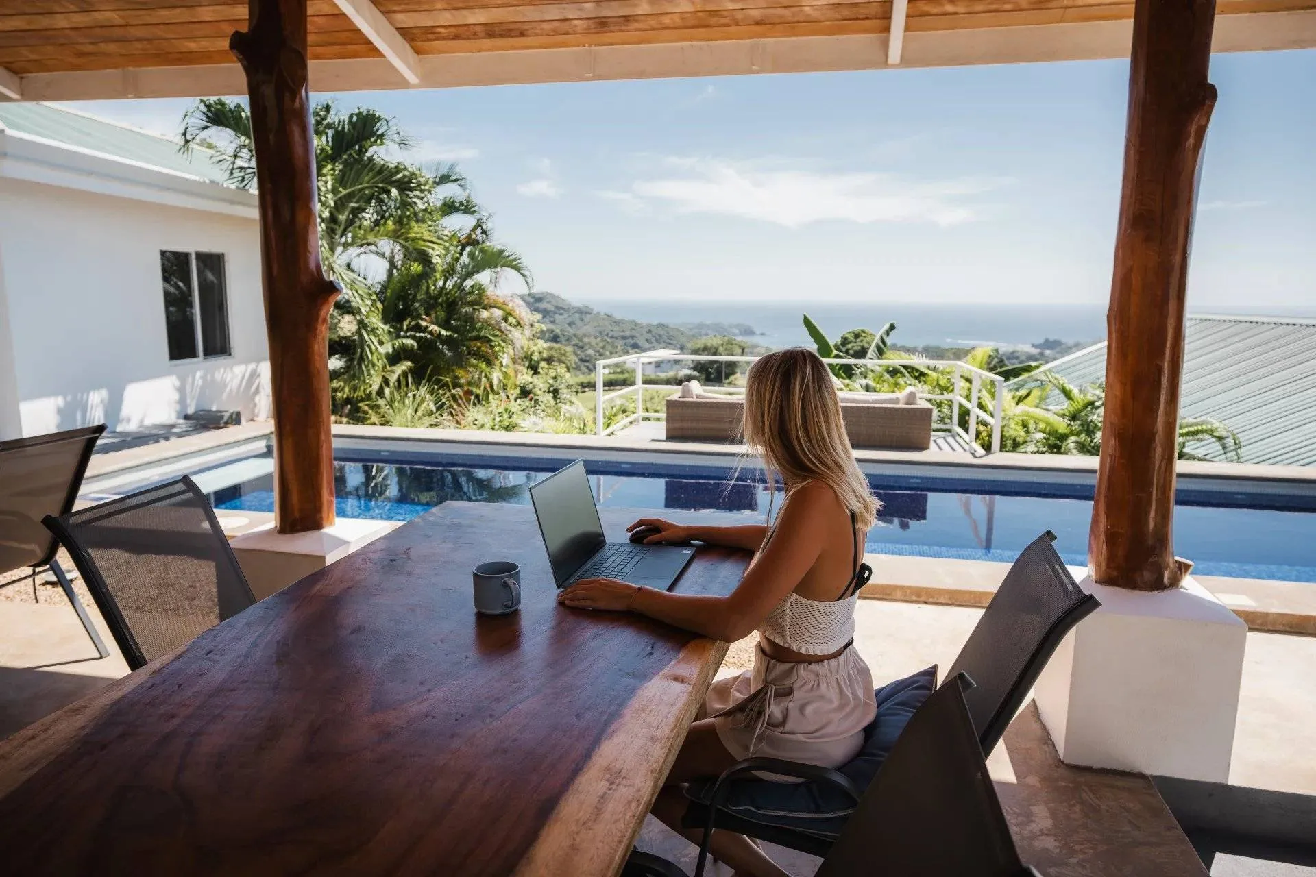 Hotel Lodge con excelentes ingresos en venta a solo minutos de Samara
