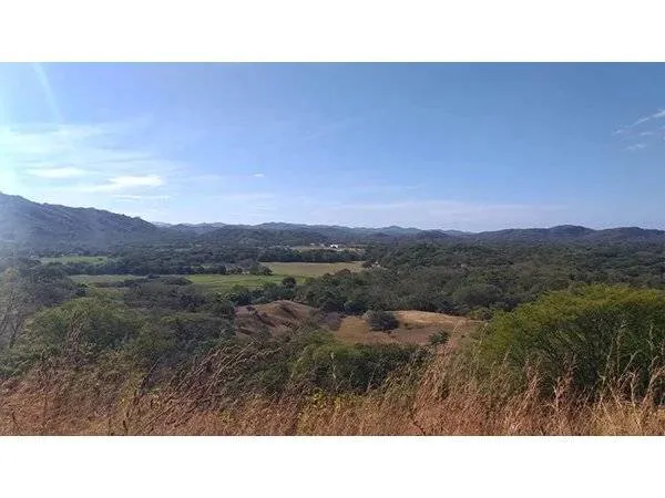 EXCLUSIVITÉ - Magnifique propriété (finca) de 20 hectares avec une vue à couper le souffle à 360°