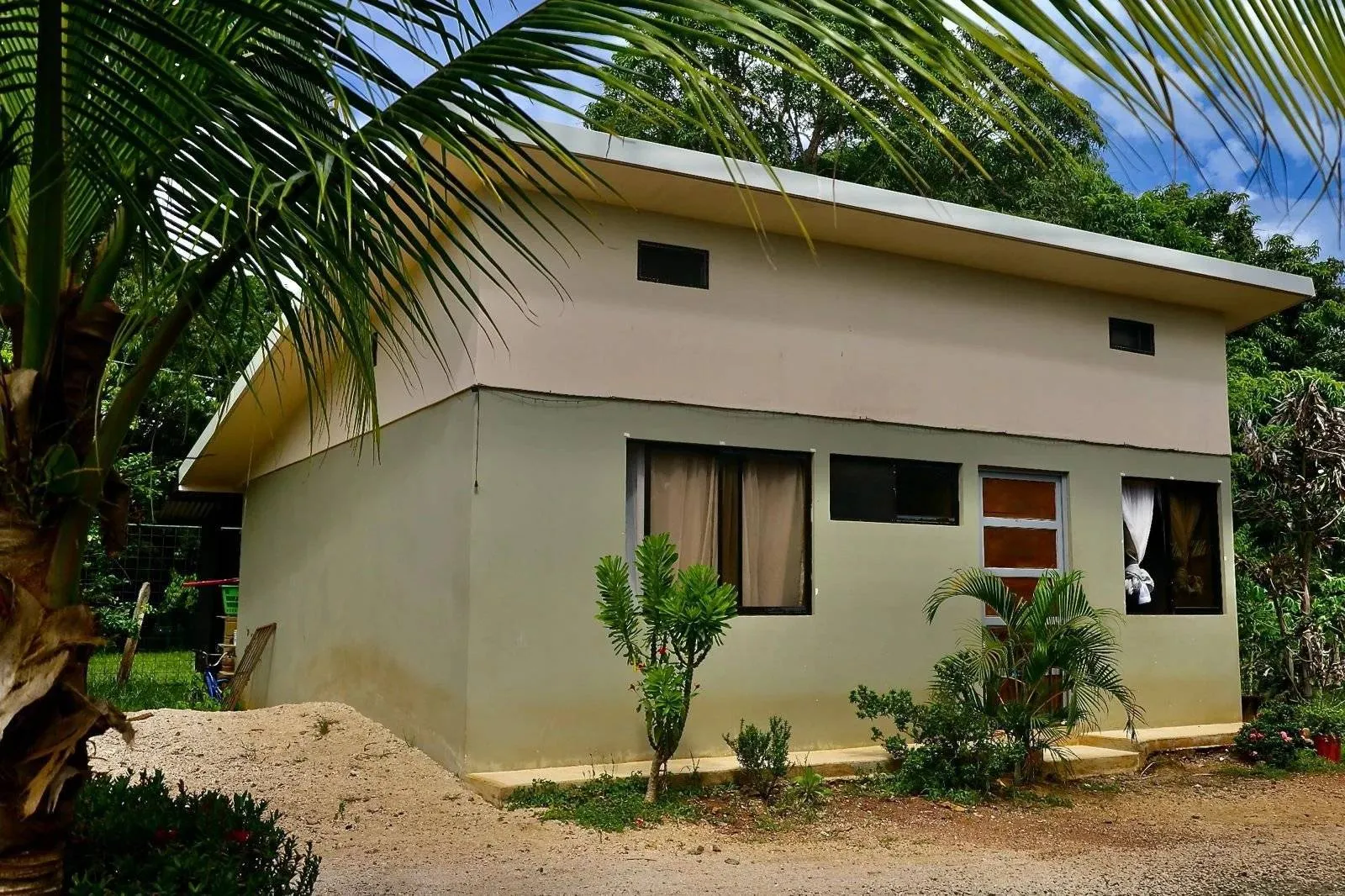 Affordable Home Near Playa Grande | 904.63 m² | 3 Bedrooms | Expansion Potential