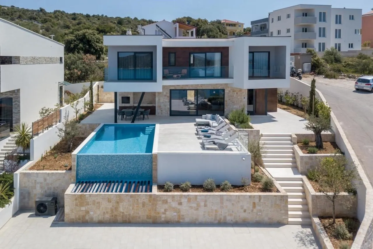 Luxurious Villa Ražanj
