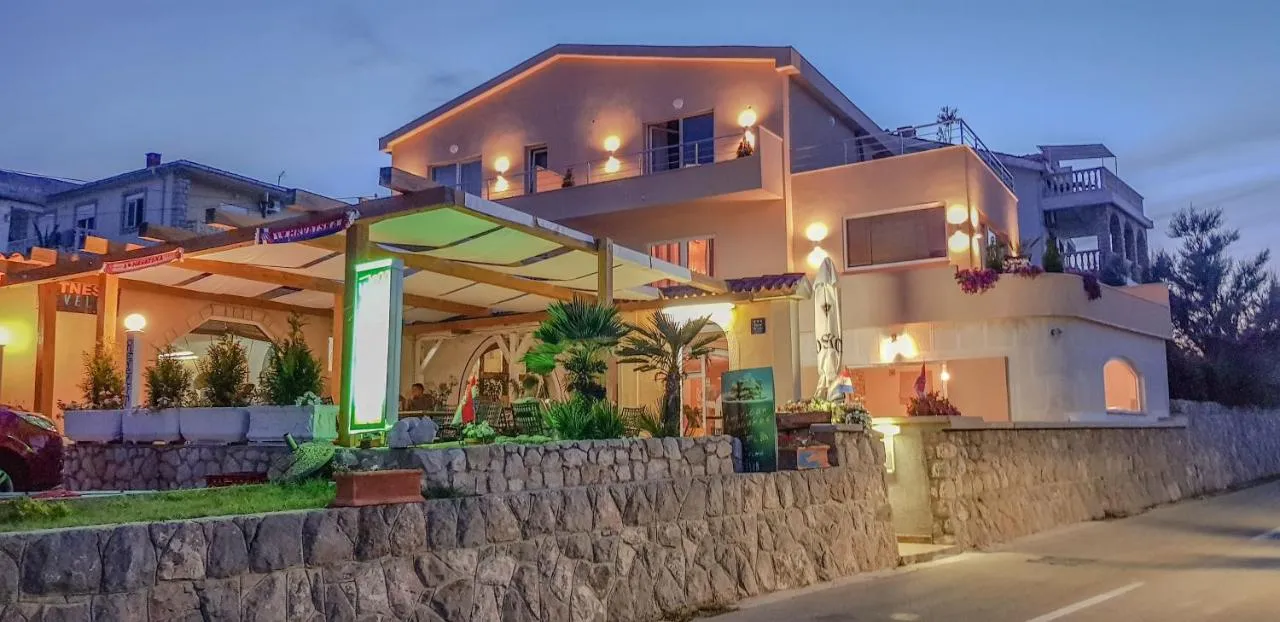 Seafront house with restaurant on Pag island