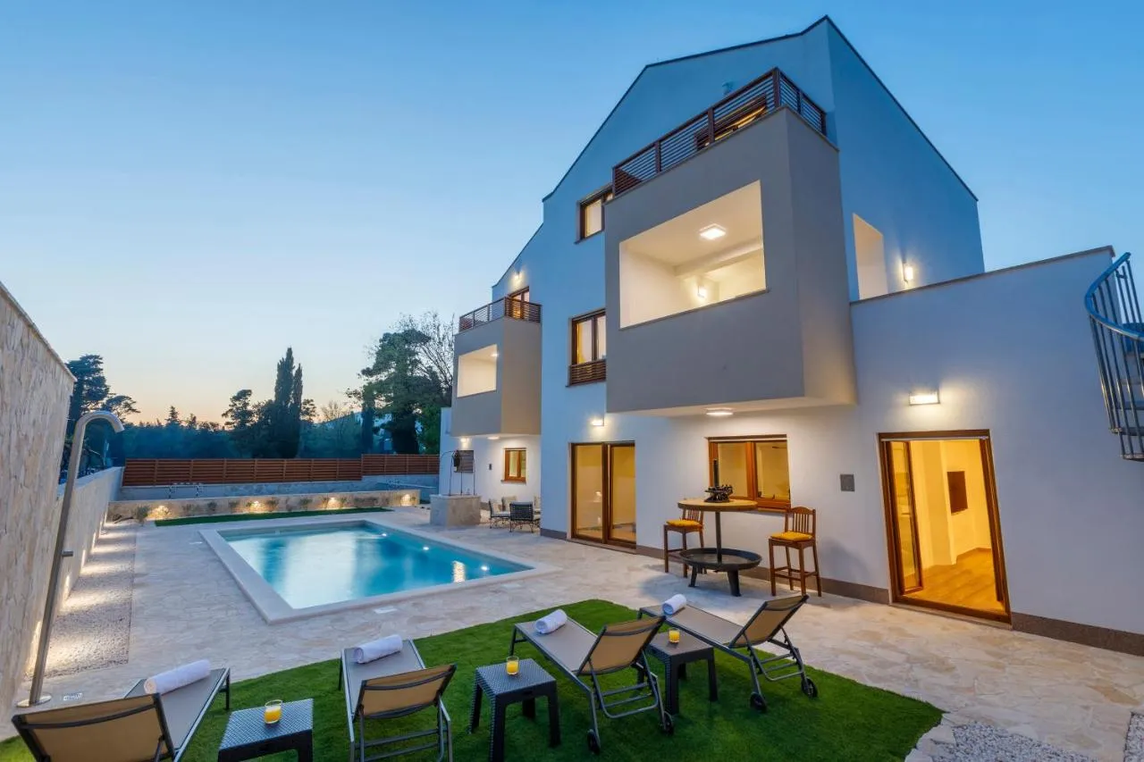 New house in Kastel Sucurac, Split