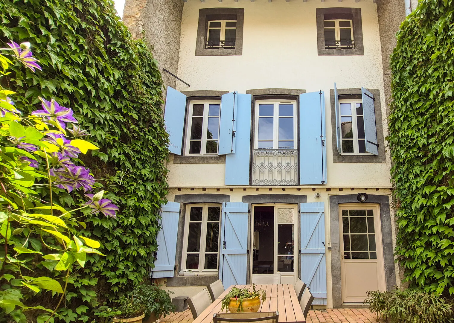 Charming Renovated Townhouse in the Heart of Mirepoix with Courtyard, Outbuilding & Roof Terrace