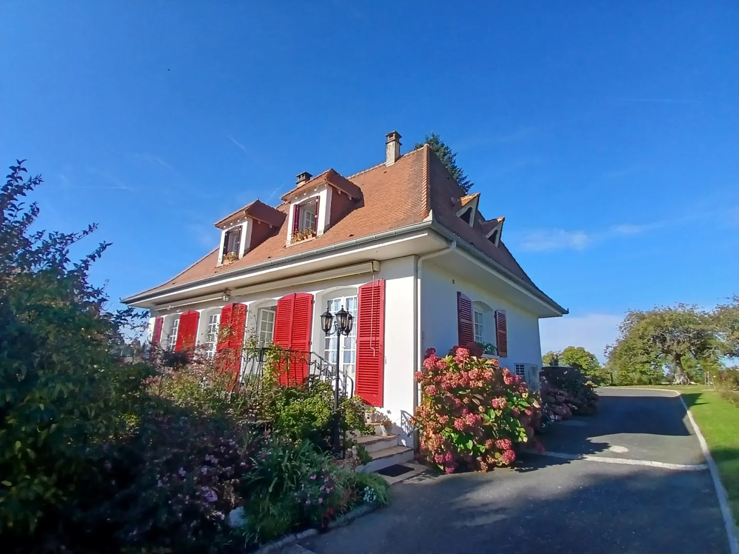 Beautiful 4 bed Périgourdine house for sale with breaktaking views over the countryside