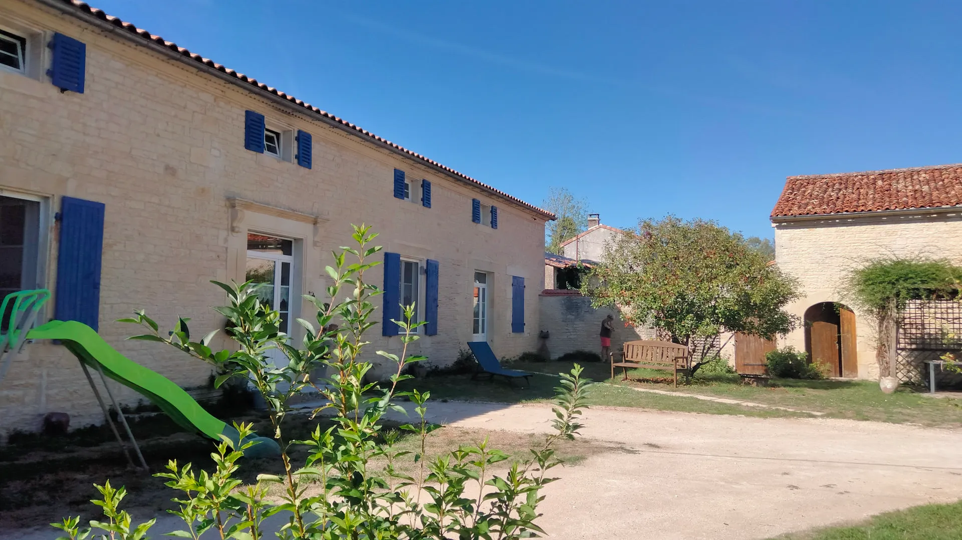 Golden Stone Rustikal 4 Schlafzimmer, unabhängige Wohnung, Scheunen - Charente