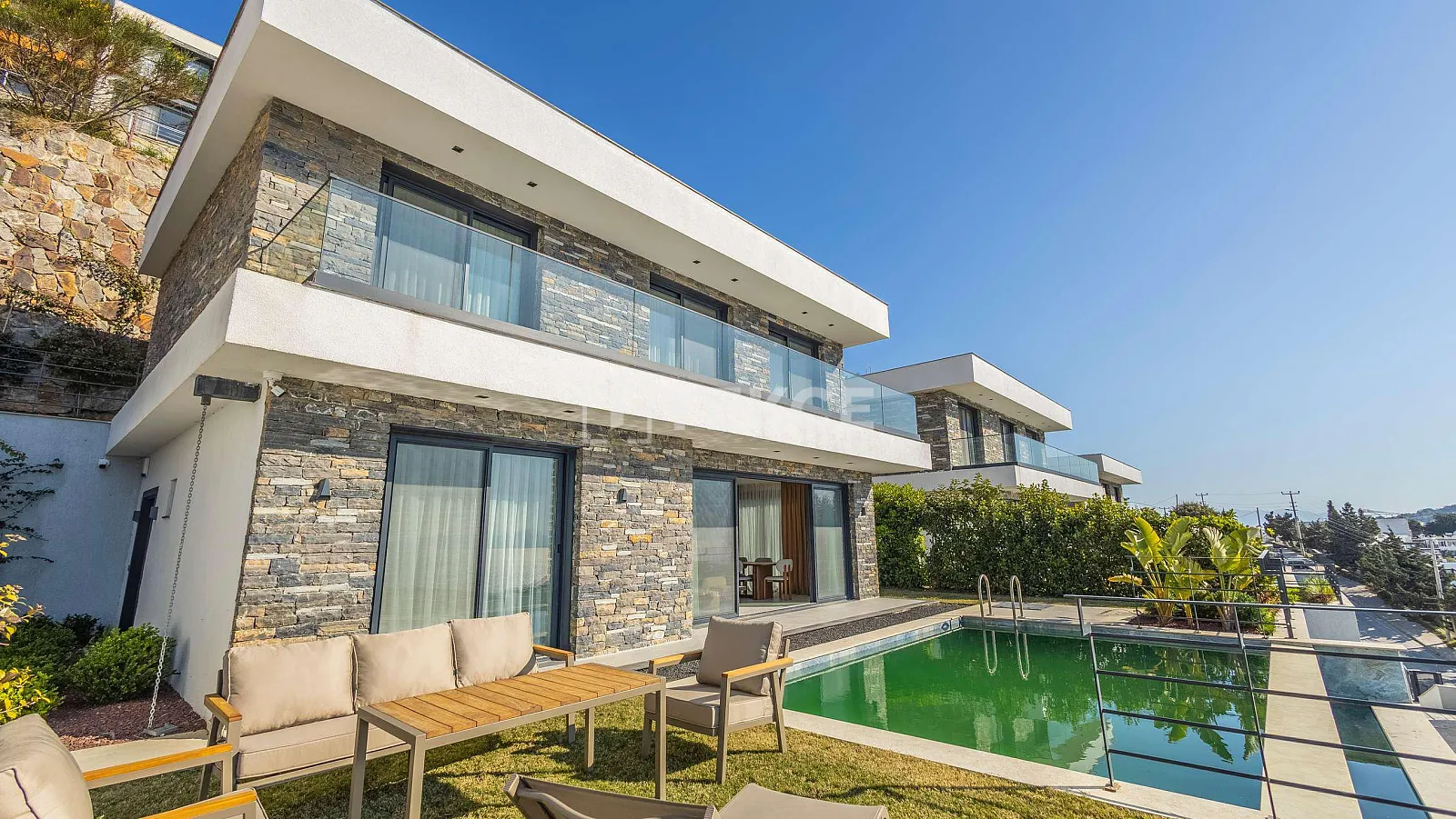 Apartamentos com Vista Mar, Piscinas Privadas e Jardins em Bodrum