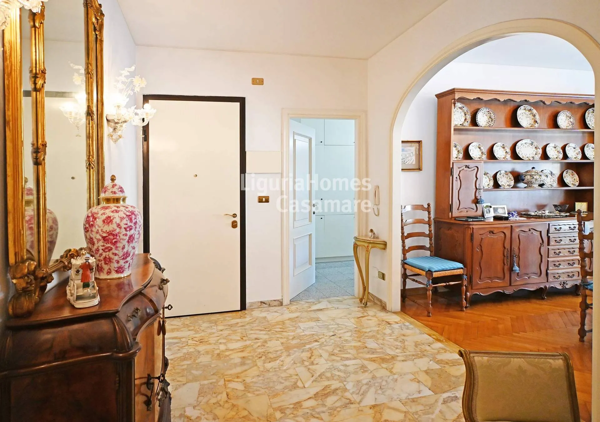 Nuda Proprietà: elegante Zweizimmerwohnung zum Verkauf als Nuda Proprietà in San Remo.