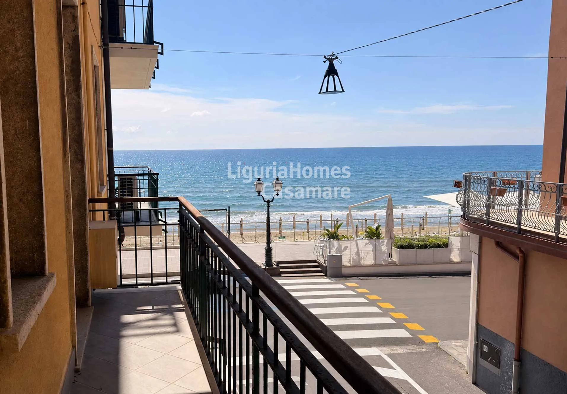 Deniz manzaralı Alassio'da satılık daire.