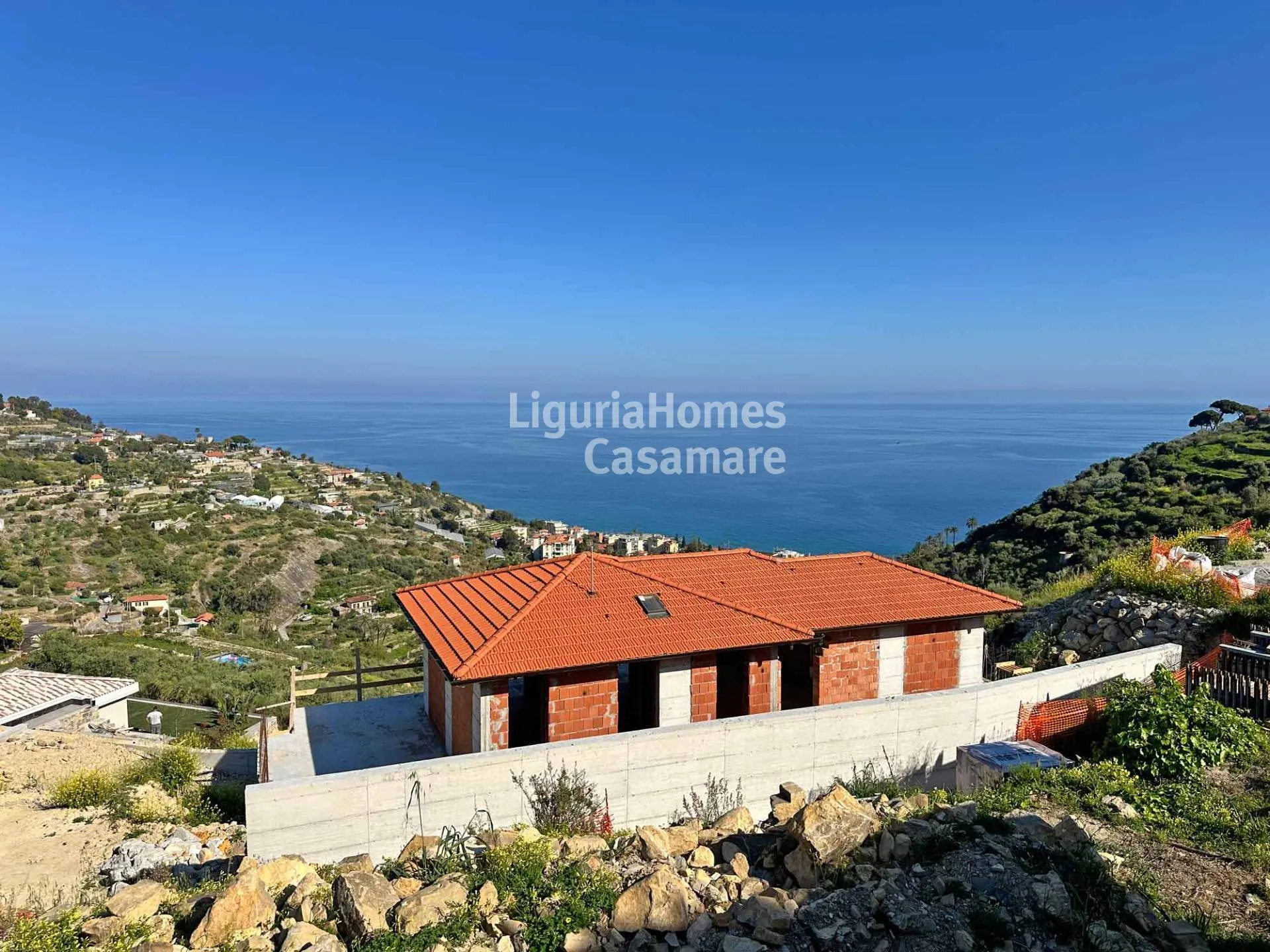 New build Villa for sale in Bordighera with panoramic sea view and swimming pool.