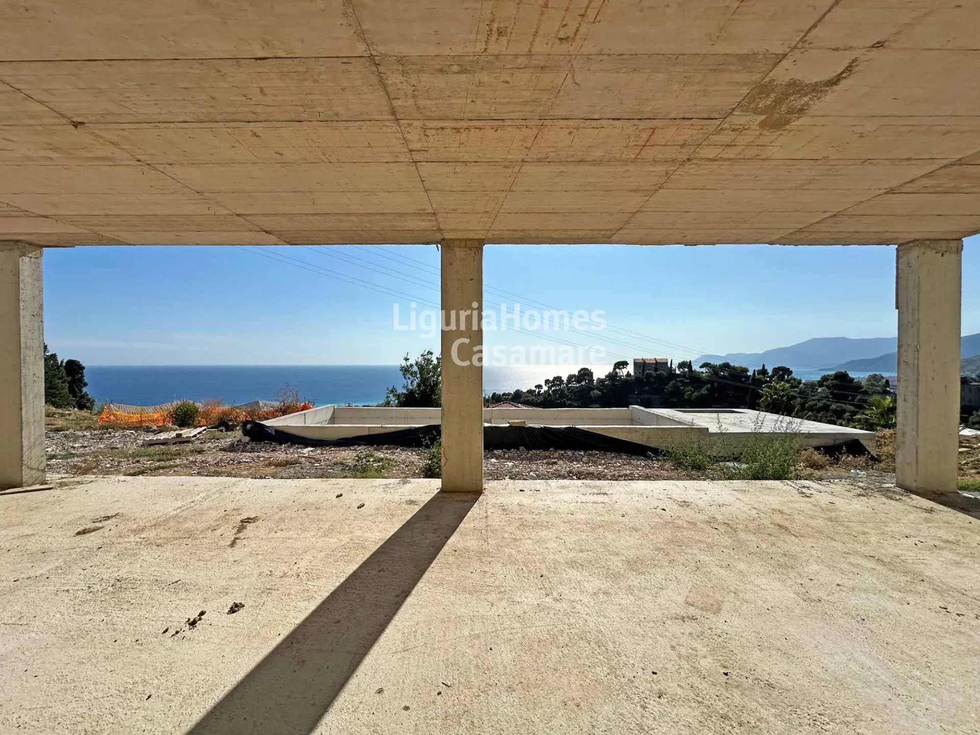 Exclusive and modern villa under construction in Bordighera, with swimming pool and stunning sea views.
