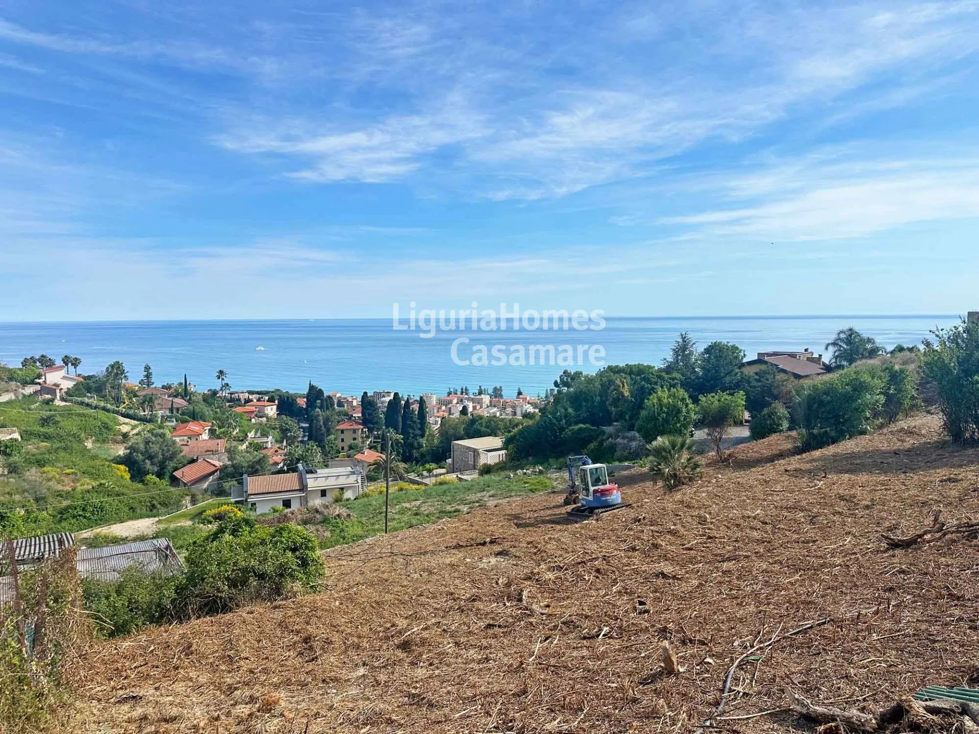 Bordighera land plot with approved project for the construction of a large villa in a panoramic and exclusive location.