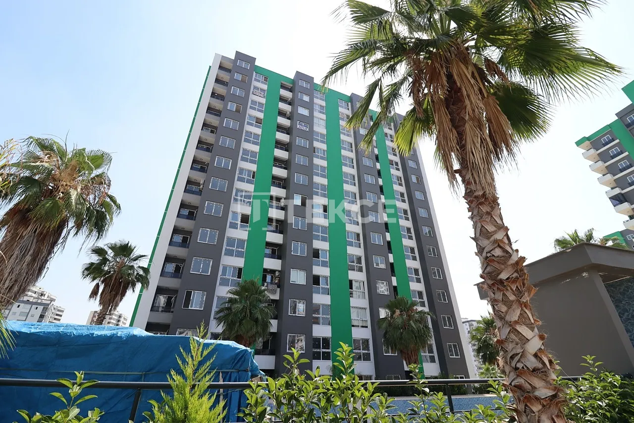 Havuzlu Sitede Merkezi Konumda Mersin Mezitli'de Daire