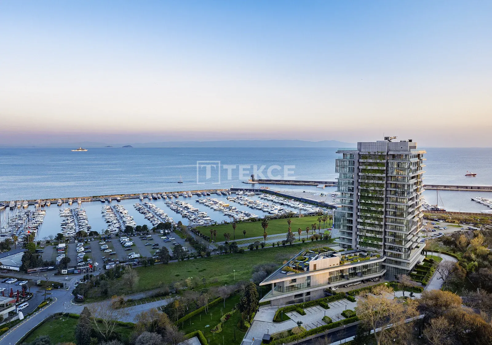 Apartamentos com Vista Mar e Marina em Bakırköy Istambul