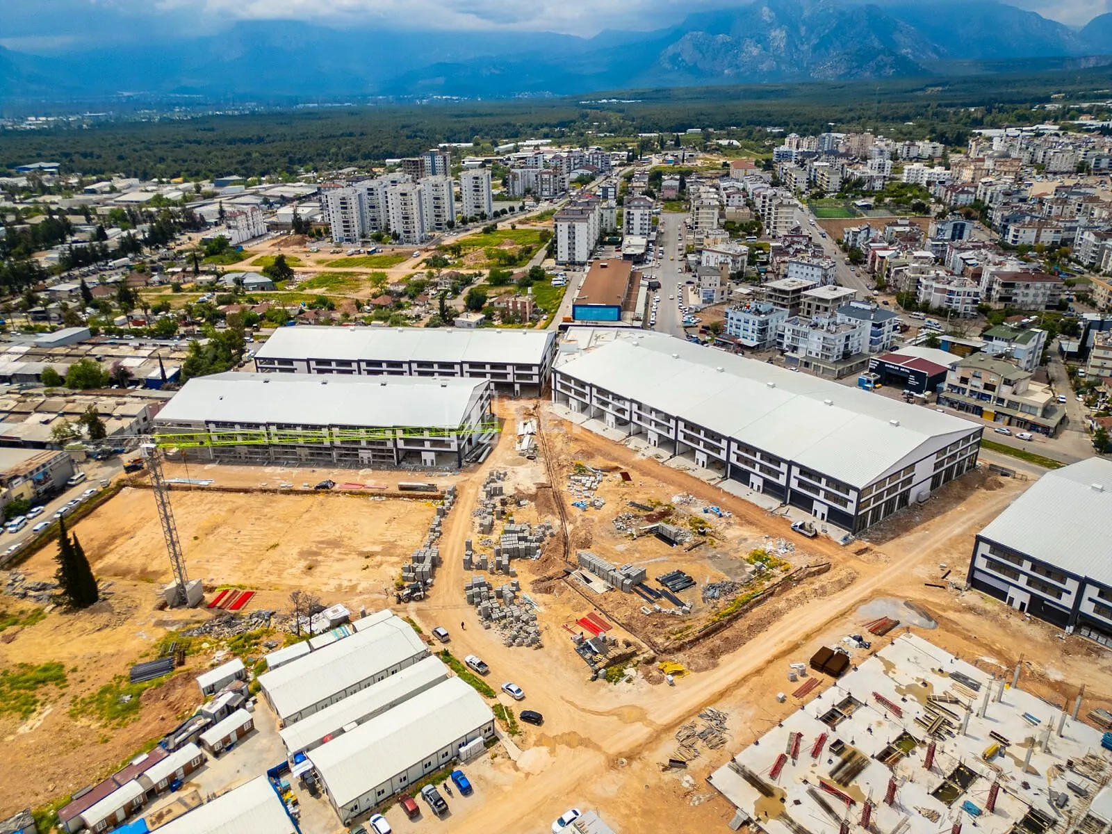 Antalya Kepez'de Stratejik Konumda Dükkanlar