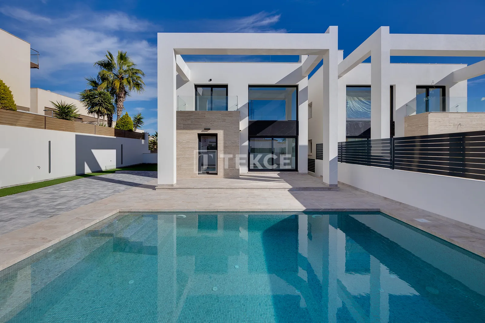 Villas com Piscina Privada e Solário no Terraço em Torrevieja