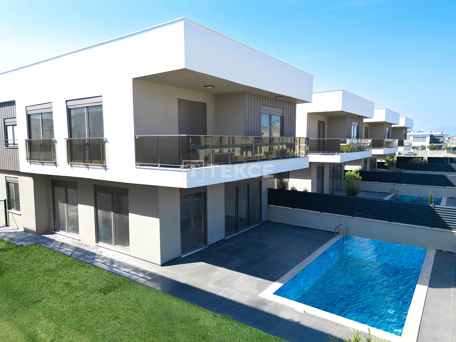 Villas avec Jardins Spacieux et Piscines Privées à Döşemealtı Antalya