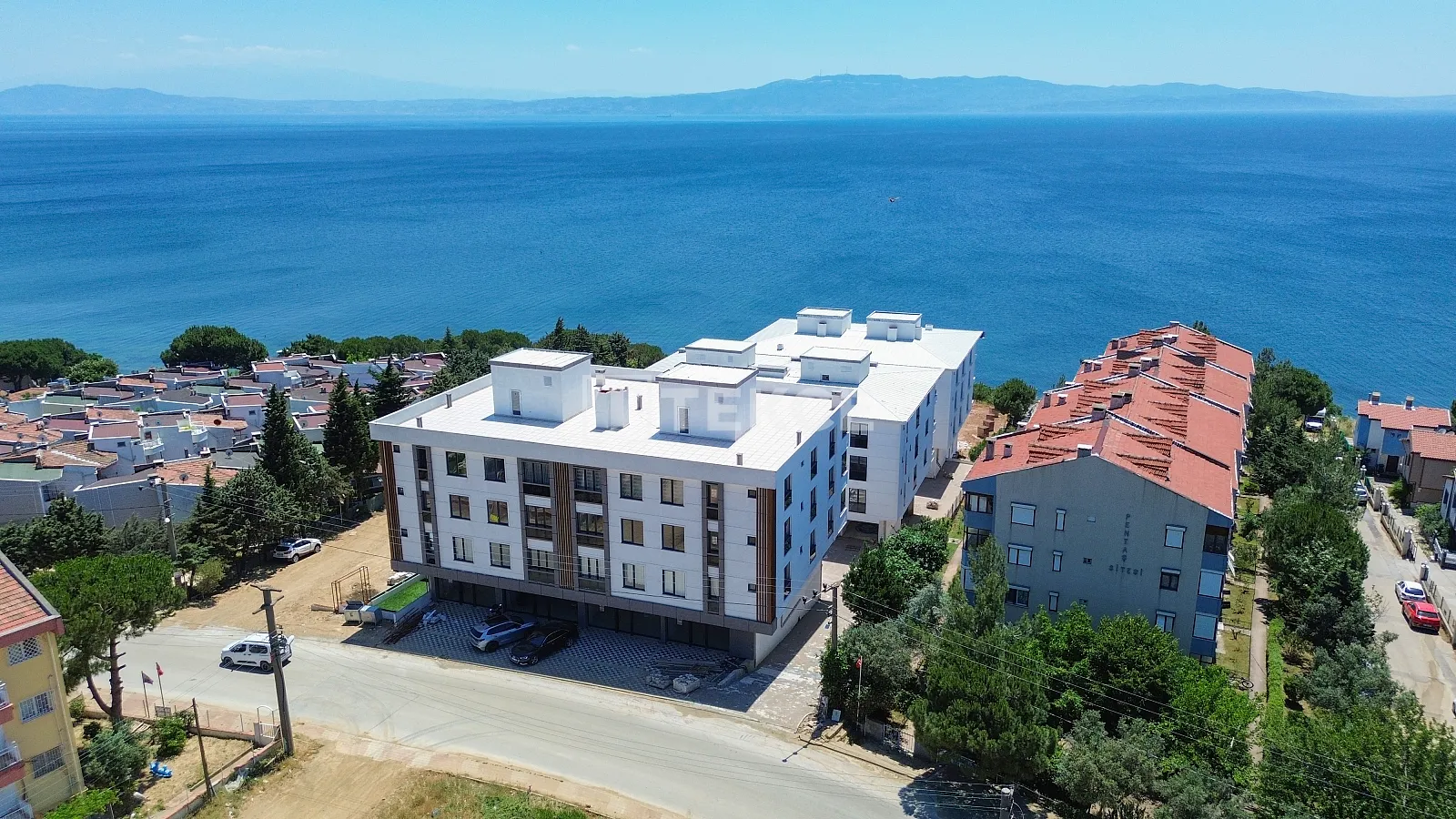 Yalova Armutlu'da Deniz ve Şehir Manzaralı Şık Daireler