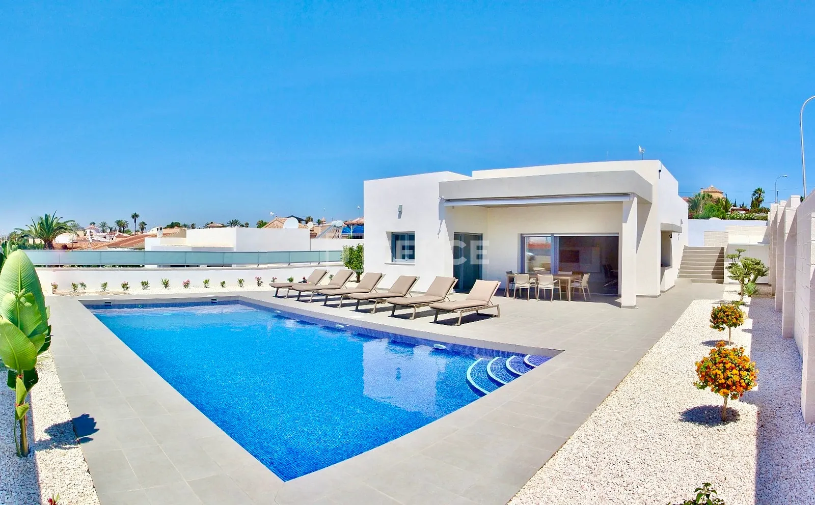 Geräumige Villen mit Pool und optionalem Solarium in Rojales