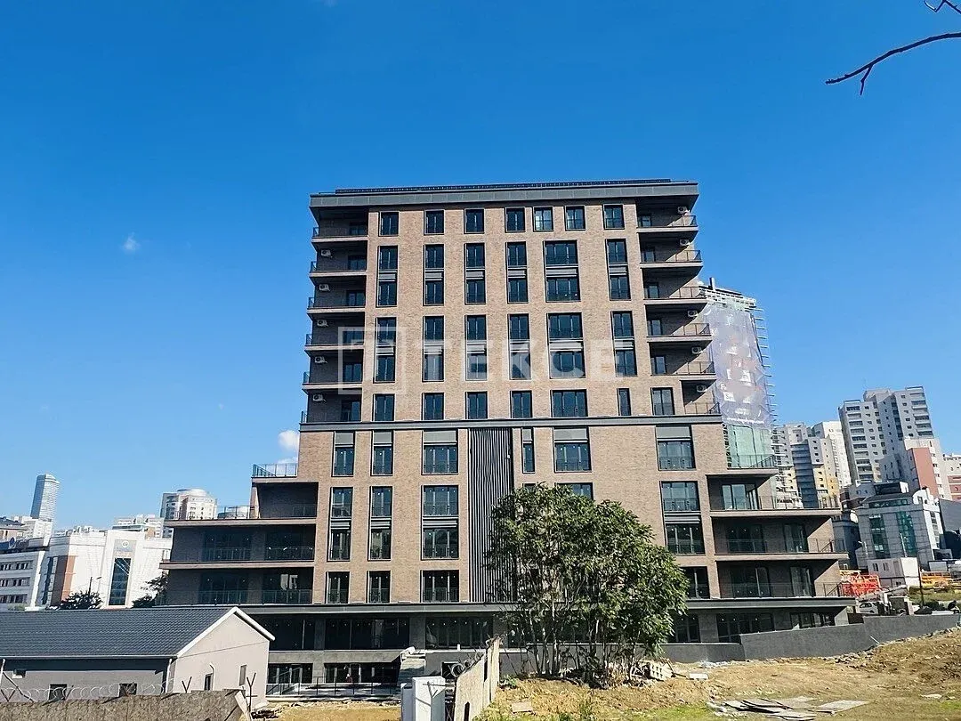 Propriedades Comerciais na Rua Principal em Ataşehir Istambul