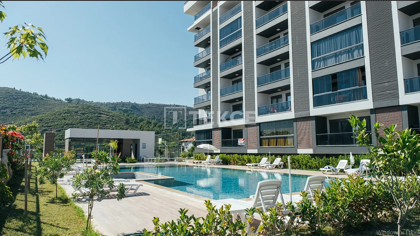 Antalya Gazipaşa'da Denize Yakın Komplekste Daireler