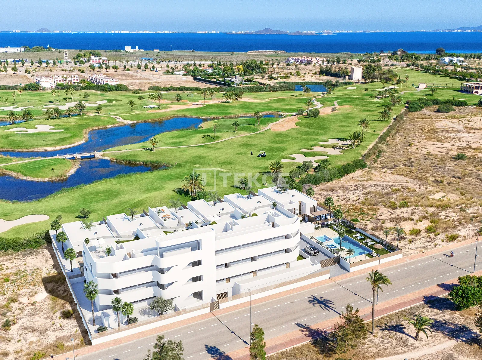 Elegantes Apartamentos con Vista al Mar en un Resort de Golf en Los Alcázares