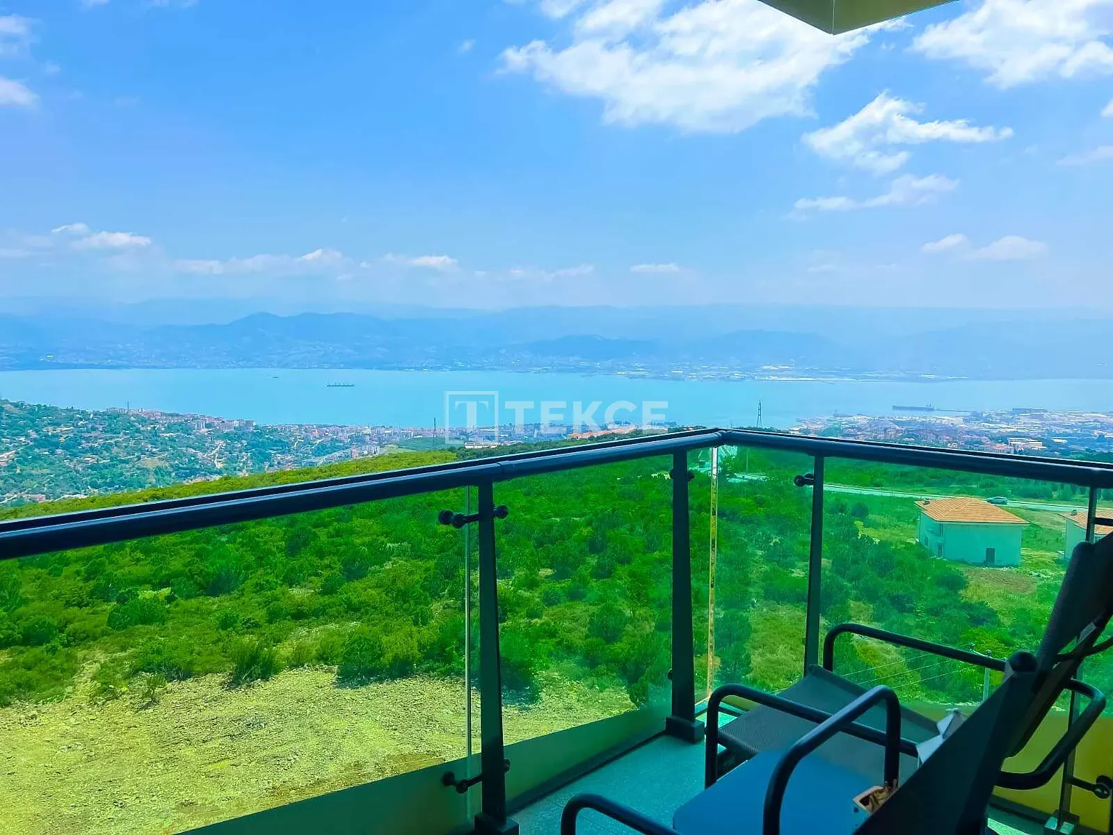 Apartments for Sale in Kocaeli with Nature Views in a Complex