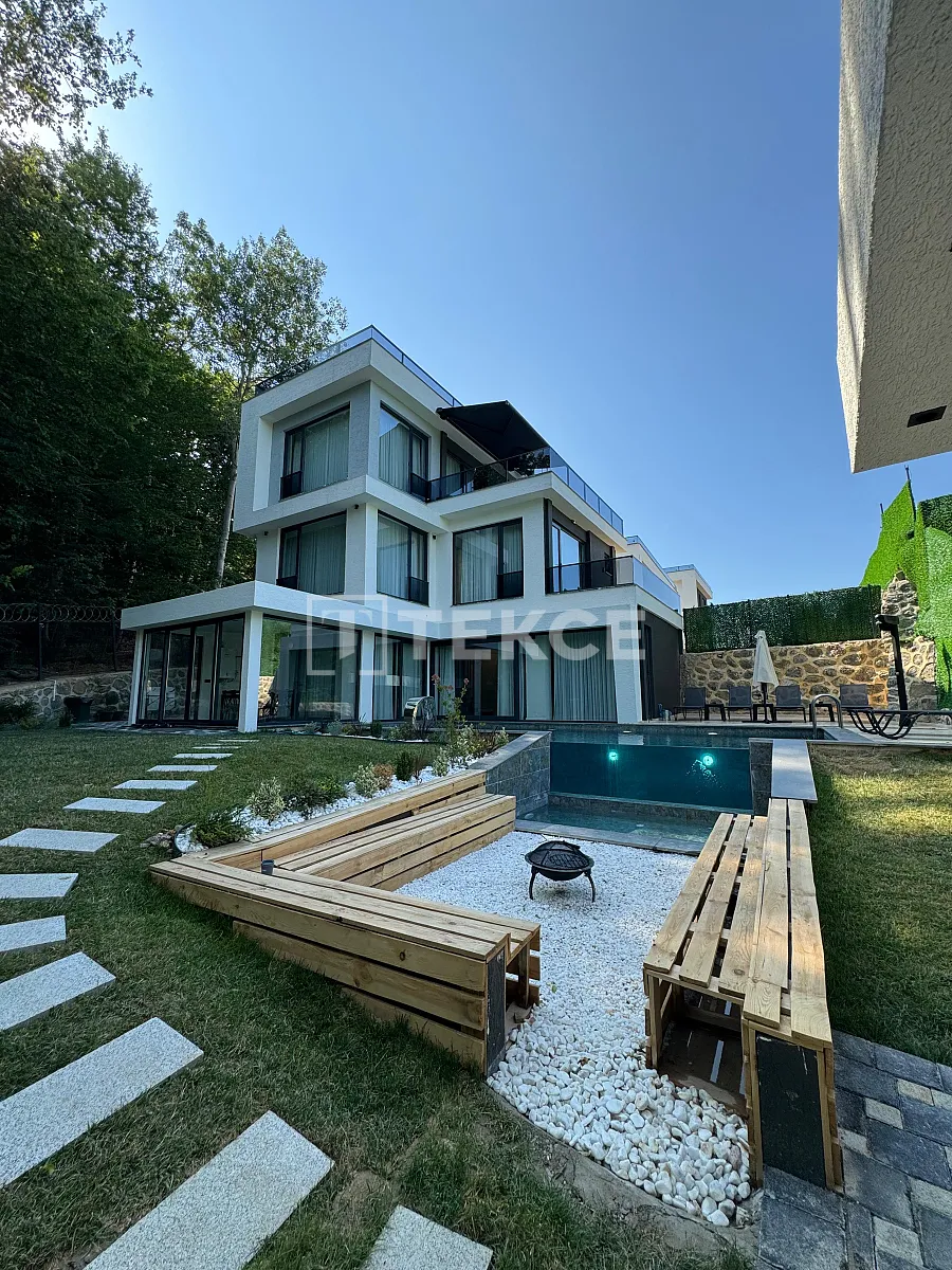 Villas avec Vue sur le Lac Sapanca dans un Complexe à Sakarya