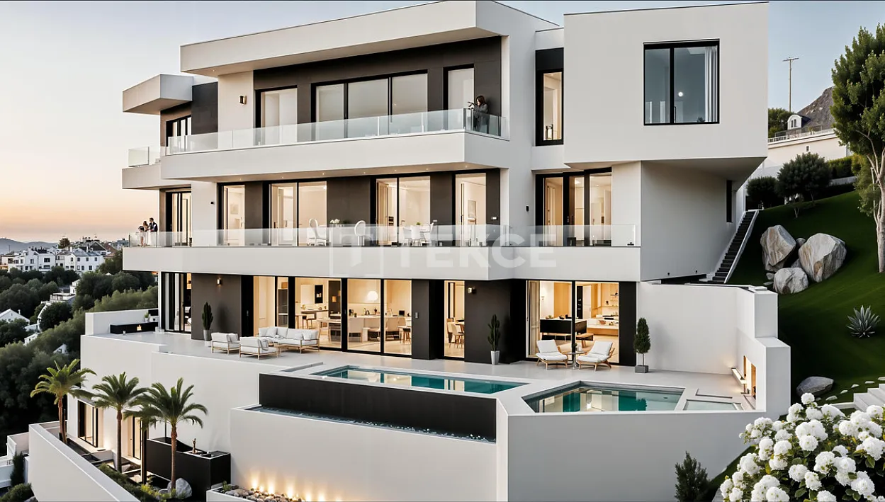 Moradia à Beira da Piscina com Vistas Panorâmicas de Golfe em Mijas