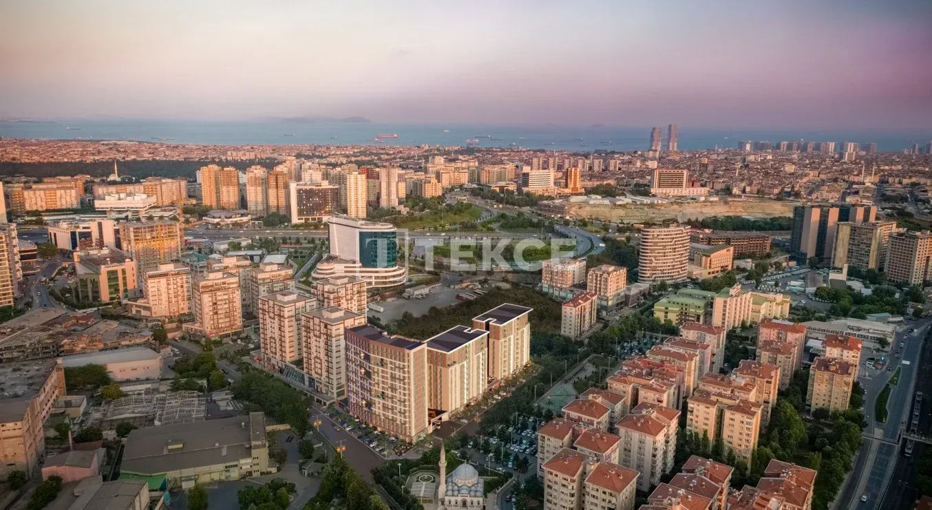 Zeytinburnu İstanbul'da Havuz ve Otopark İçeren Komplekste Daireler