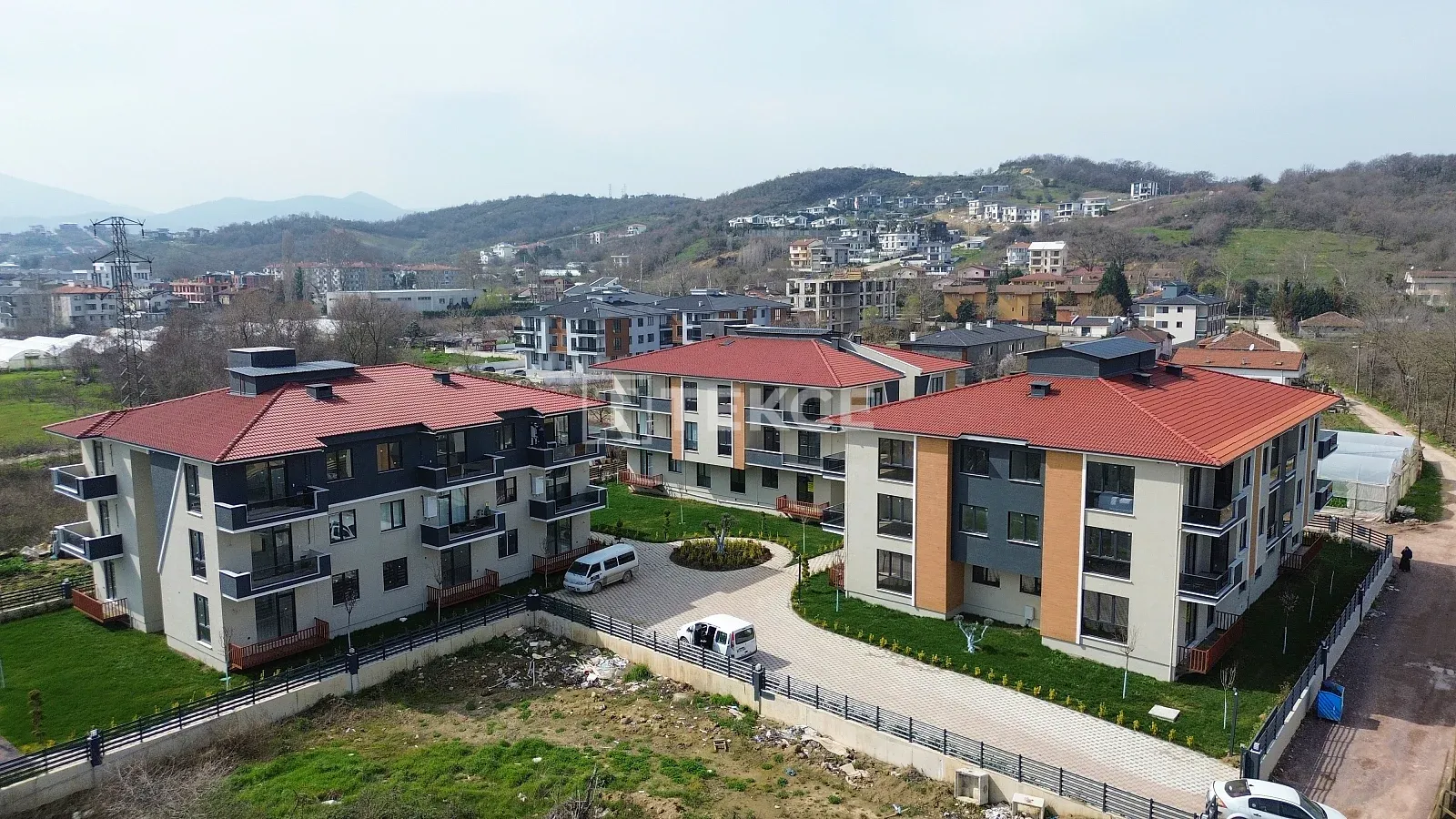 Yalova'da Günlük Olanakların Yakınında Kompleks İçinde Daireler