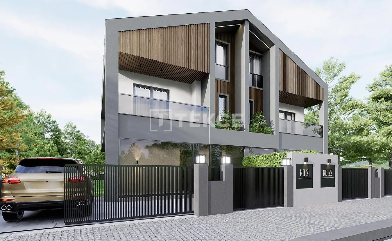 Halbfreistehende Villen in einer prestigeträchtigen Lage in Çankaya