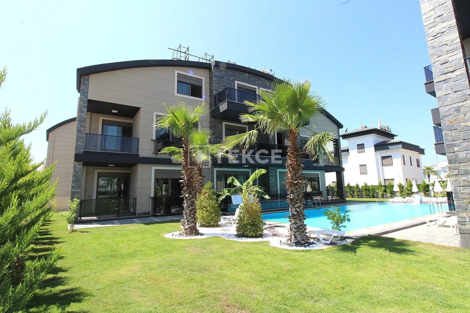 Apartamentos Prontos para Ocupação em Complexo com Piscina Perto da Praia em Belek