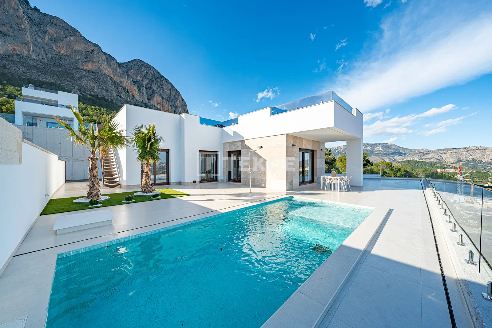 Lussuose Ville Indipendenti con Piscina a Polop Costa Blanca