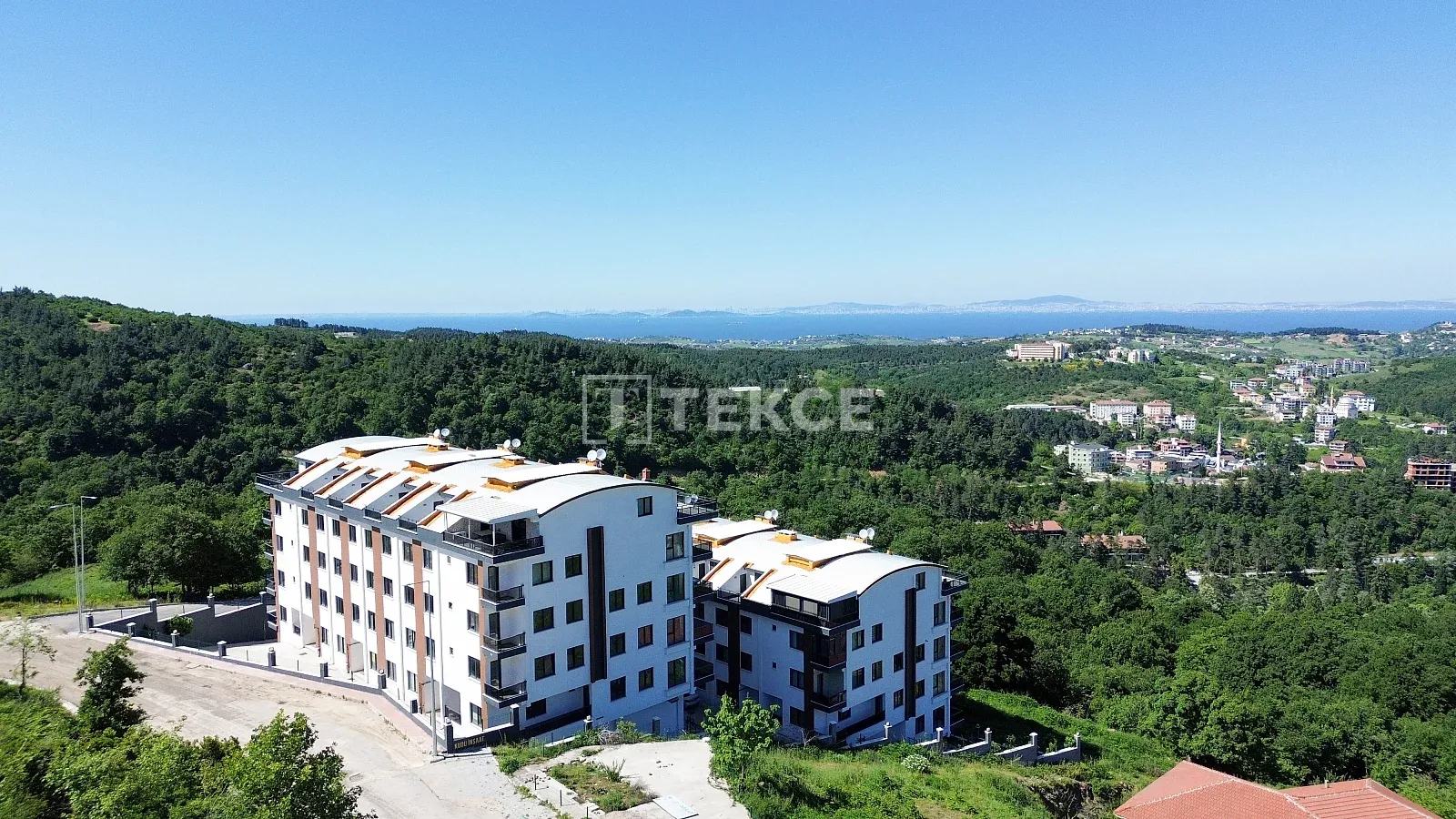 Yalova'da Zengin Tesisatlı Komplekste Şık Daireler