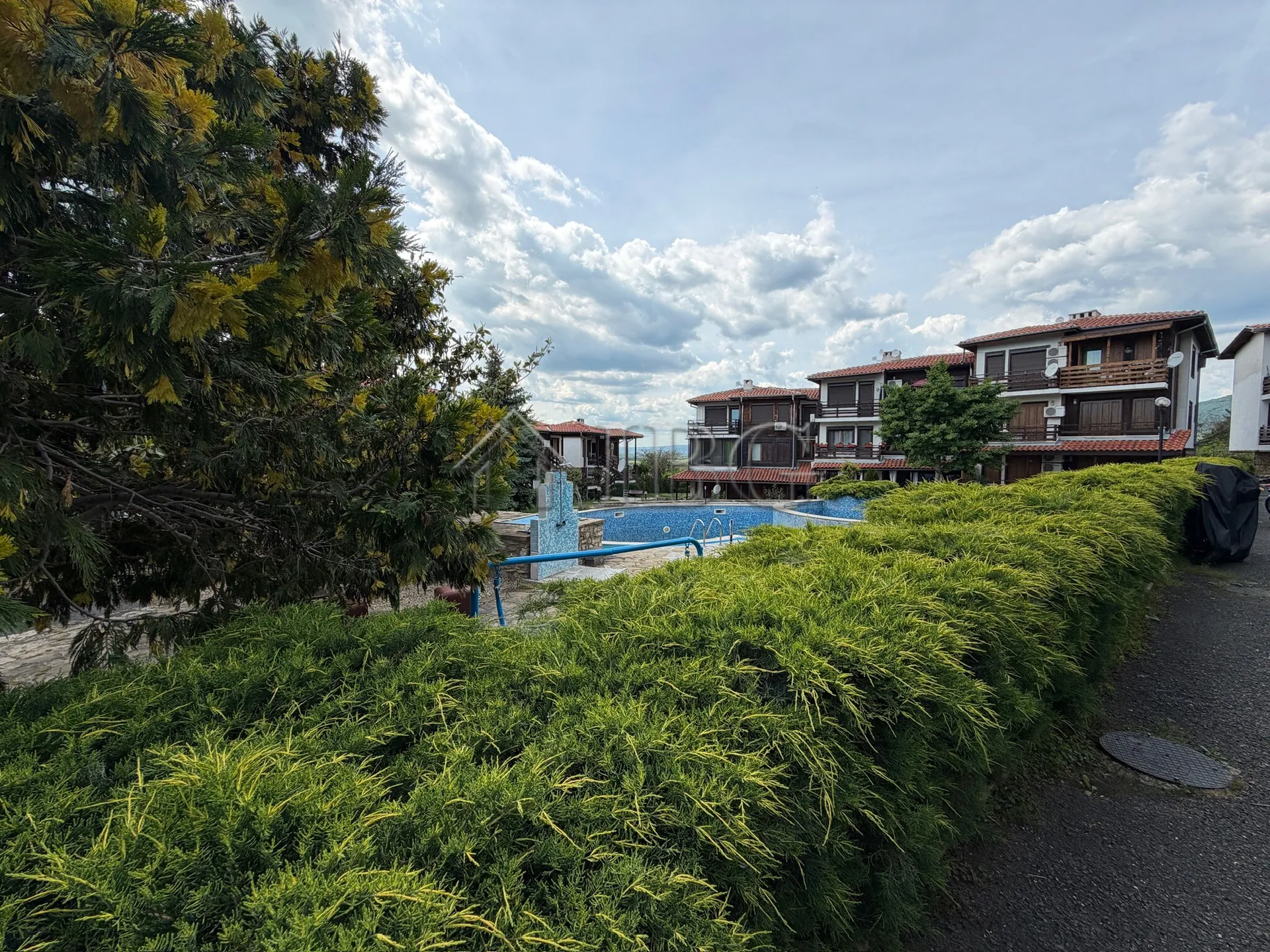 Havuz Manzaralı Ev Tarzı 2 Yatak Odalı Dubleks Daire | Sun House, Kosharitsa