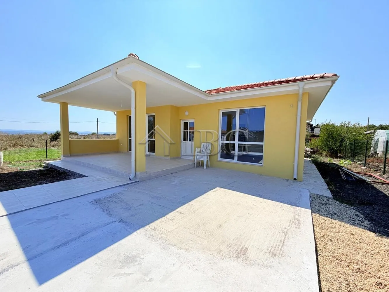 Nueva Casa de 3 Dormitorios con Vista Panorámica al Lago | Cherni Vrah, cerca de Burgas